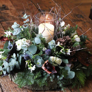Festive table centrepiece workshop with Christmas cakes and mulled wine