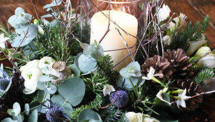Festive table centrepiece workshop with Christmas cakes and mulled wine