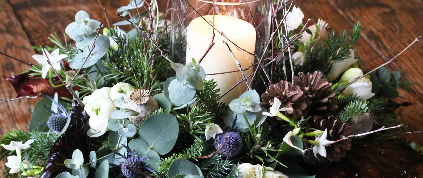 Festive table centrepiece workshop with Christmas cakes and mulled wine